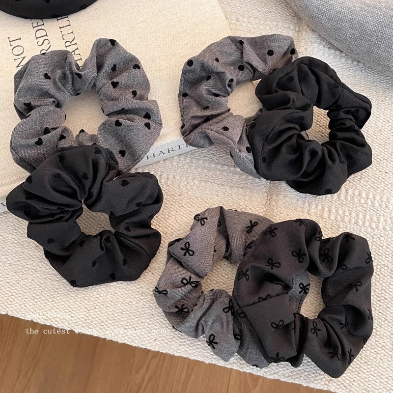 สไตล์เกาหลีโบว์หวานลายจุดลําไส้ใหญ่ยางรัดผมน่ารักอเนกประสงค์สําหรับผู้หญิง