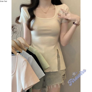 Firewire🔥พร้อมส่ง🔥【เสื้อยืดแขนสั้น】เสื้อยืดผู้หญิง แขนสั้น ผ้าไหมพรม น่ารัก ดีไซน์ผ่าข้าง ทรงพอดีตัว สีดำ"D113"
