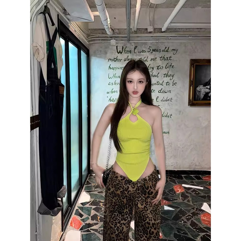 Xiao หวานเผ็ดสีเขียว Halter คอสวมใส่ด้านนอก Camisole ฤดูร้อนถักสั้นด้านบน I Match ขนแกะ Mink 2RRM