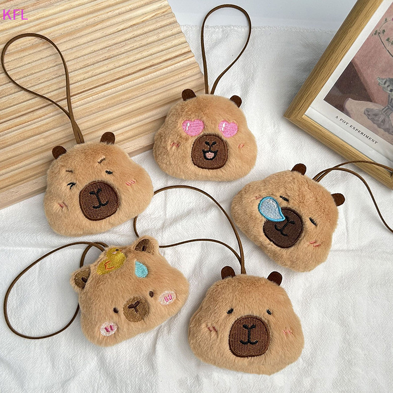 (KFL) Capybara ตุ๊กตาตุ๊กตา Squeak ของเล่นการ์ตูนพวงกุญแจกระเป๋าจี้ตุ๊กตานุ่มพวงกุญแจกระเป๋าเป้สะพายหลังรถจี้กุญแจตกแต่งของขวัญเด็กขายร้อน