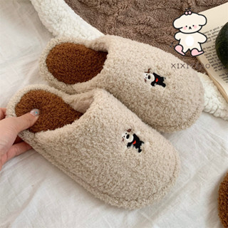 ฉี่ สนุกน่ารักลูกสุนัขในร่มกลางแจ้งขนรองเท้าฤดูใบไม้ร่วงฤดูห…