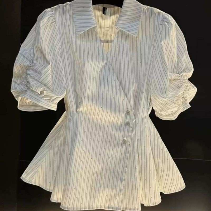French Polo Collar ลายเสื้อแขนสั้นผู้หญิงฤดูร้อน 2025 สไตล์ใหม่ High-End แคบ-เอว Slimmer ดู Classy