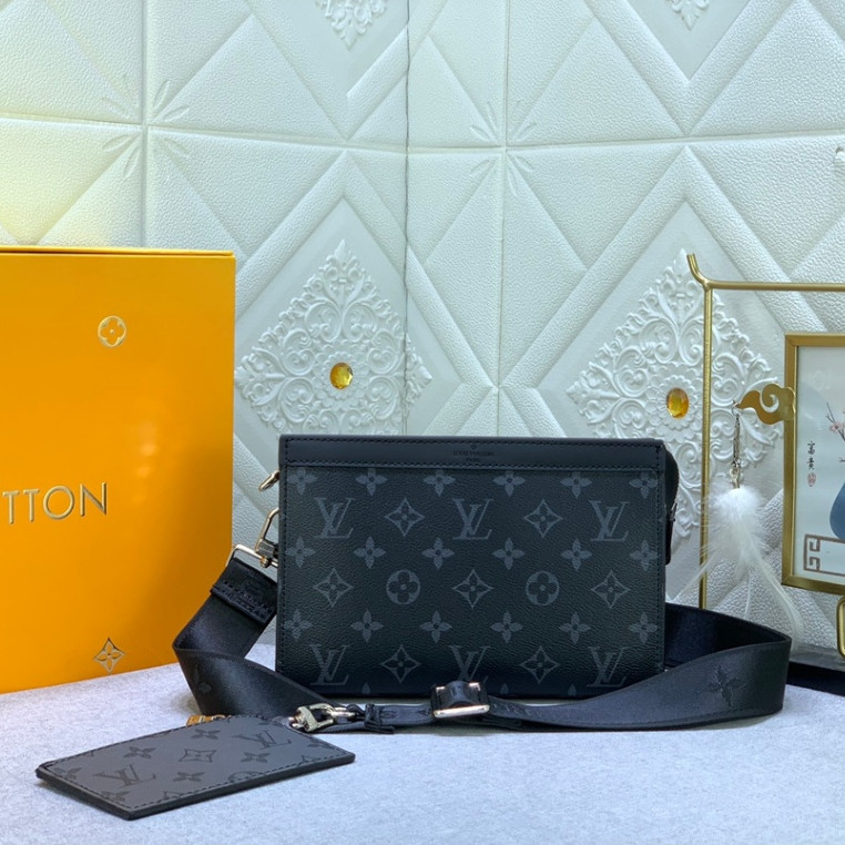 [Box +Stock ] ใหม ่ LV/Louis Vuitton หนังนูน Alpha Wearable Wallet, Men 's One Shoulder Crossbody Bag