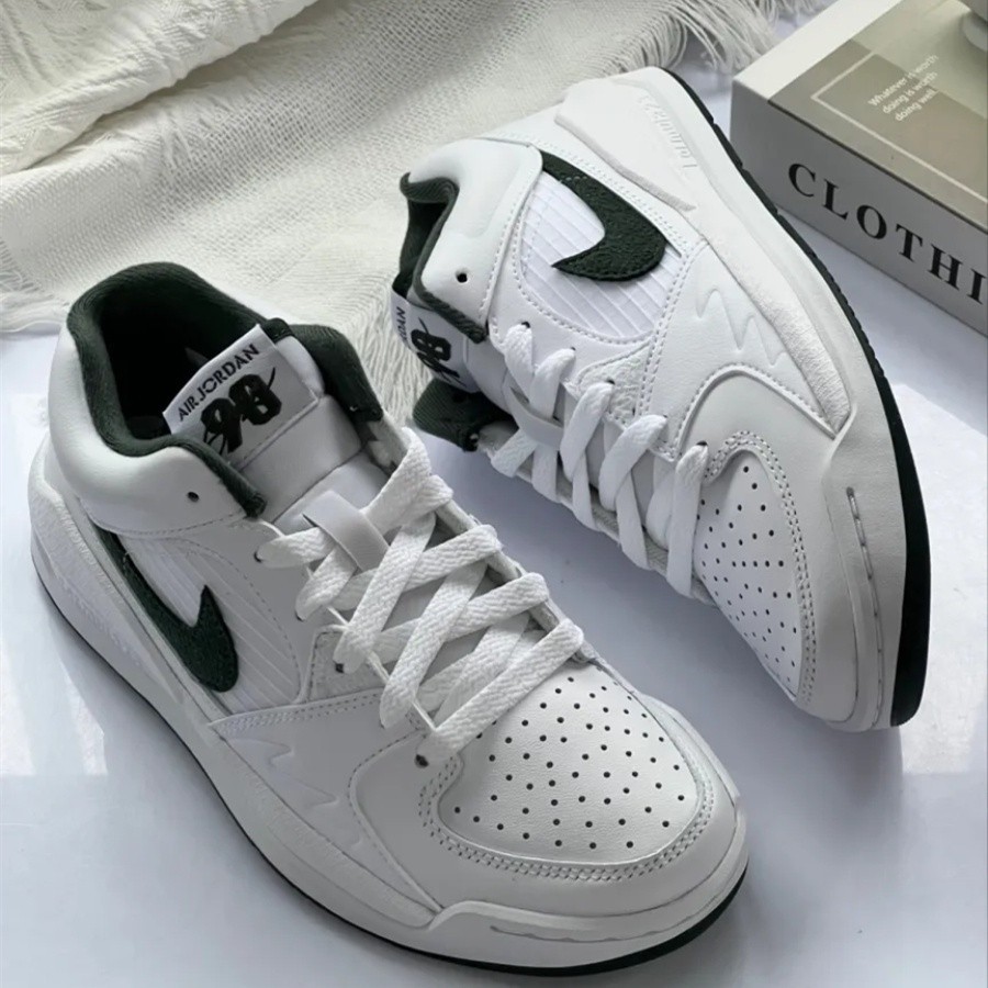 A/J Stadium 90 Low Tube ผู้หญิง สีขาว สีเขียวเข้ม FB2269-103