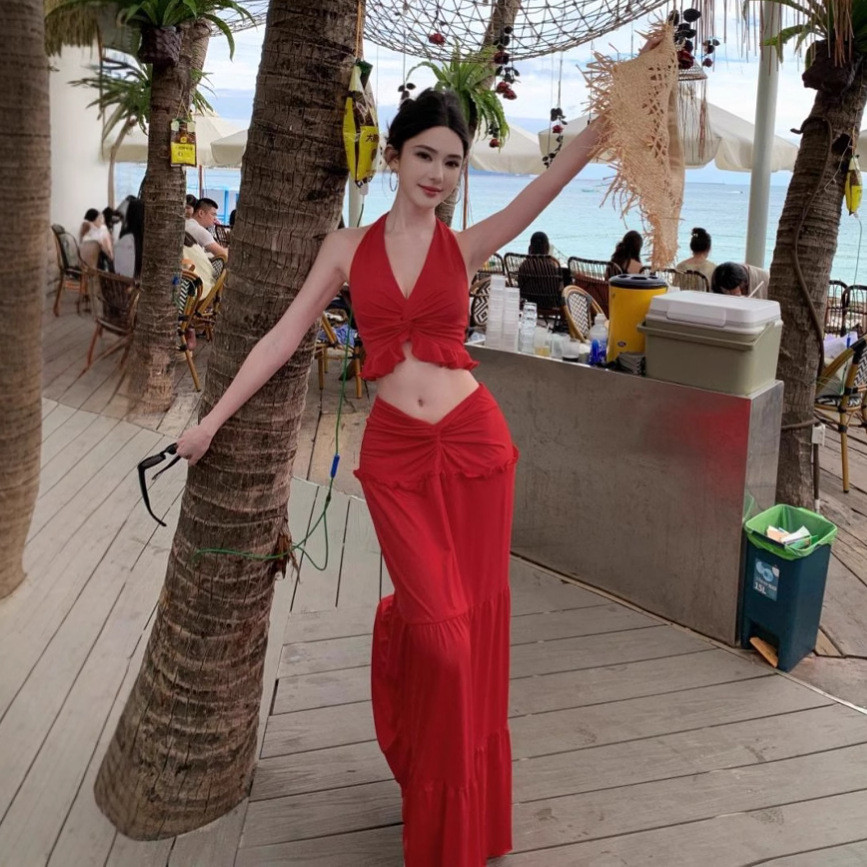 ชุดวันหยุดชายหาดฤดูร้อน WYB-2025 เสื้อคอวีสีแดง กระโปรง A-line ชุดสองชิ้นหรูหรา OI9G