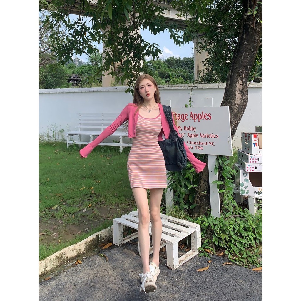 ชุดเดรส, สีสันลายเชือกแขวนคอแต่งตัวแขนยาวคาร์ดิแกนสองชิ้น ฤดูร้อนใหม่ชุดกระโปรงสลิมฟิตสำหรับผู้หญิง