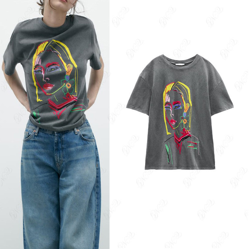 Zara เสื้อยืดคอกลมแขนสั้นพิมพ์ลายสาวย้อนยุค 1131342