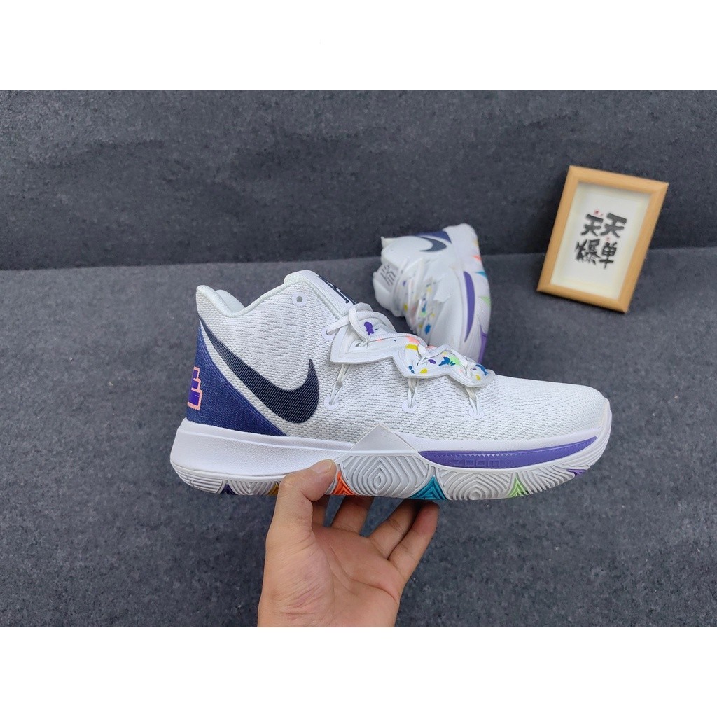 Kyrie 5 have a day irving 5 รองเท้าผ้าใบ พื้นยาง สีดํา สีดํา สีดํา สีดํา