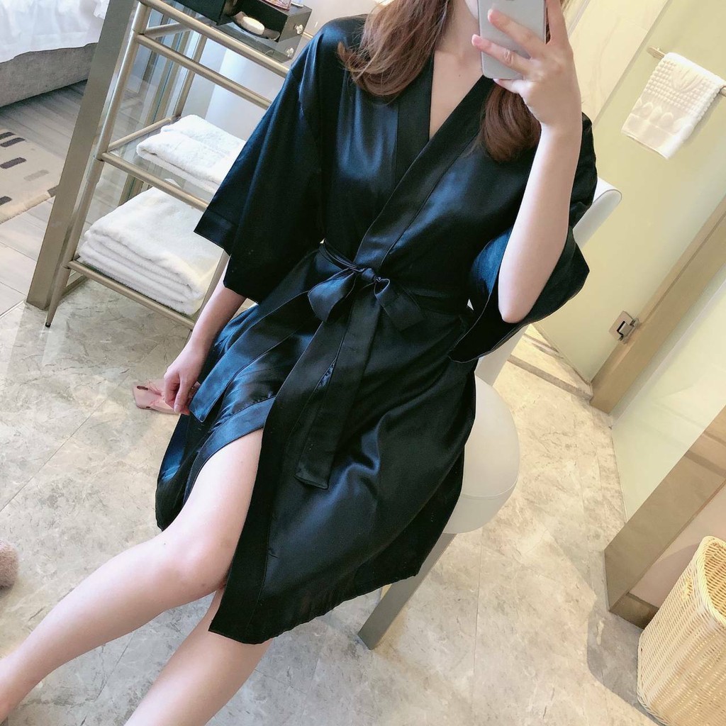 ชุดคลุมอยู่บ้าน ชุดคลุมชุดนอน ชุดคลุมแต่งหน้า เนื้อผ้าซาติน(มีของพร้อมส่งค่ะ)