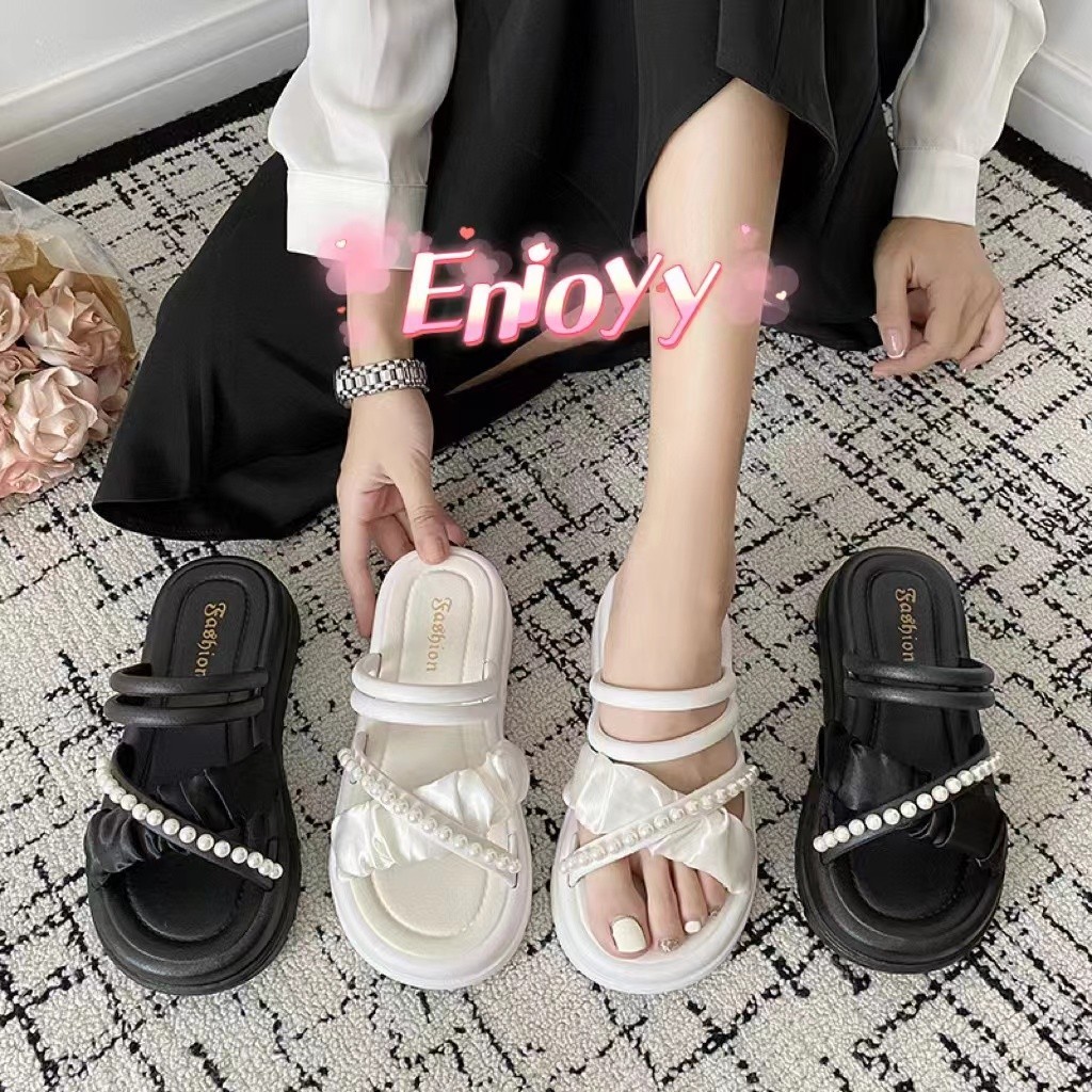EnJoy พร้อมส่ง (LT-2888) รองเท้าแตะสวม สายคาดไขว้ ดีเทลมุกสไตล์สาวหวาน