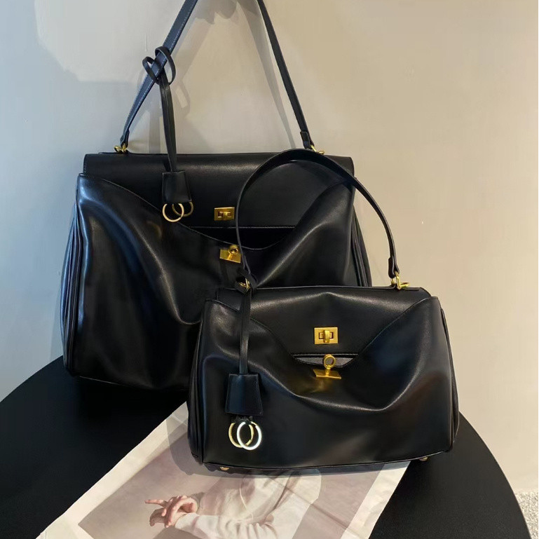 ของแท้หนังกระเป๋าหญิง 2024 สไตล์ใหม่ Niche กระเป๋าถือคุณภาพสูง Soft Cowhide Commuter Underarm Messenger กระเป๋า AM999999-0527