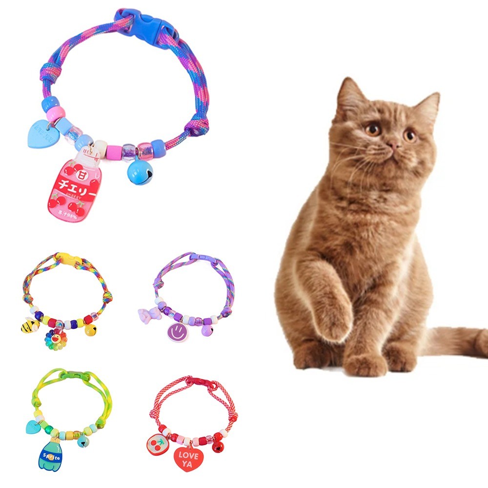 ปลอกคอสุนัขถักจี้หลากสีตกแต่งแมวปรับด้วยกระดิ่งลูกสุนัขความปลอดภัยป้องกันการสูญหายอุปกรณ์กรูมมิ่งเดินกลางแจ้ง