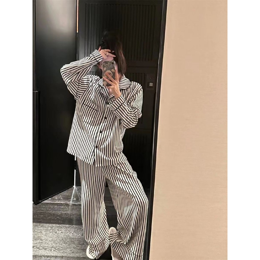 ชุดนอนลายทางเรียบง่ายสำหรับผู้หญิง OOTD ฤดูใบไม้ผลิฤดูใบไม้ร่วง แขนยาว กางเกงขายาว ชุดนอนหลวมสำหรับหอพัก