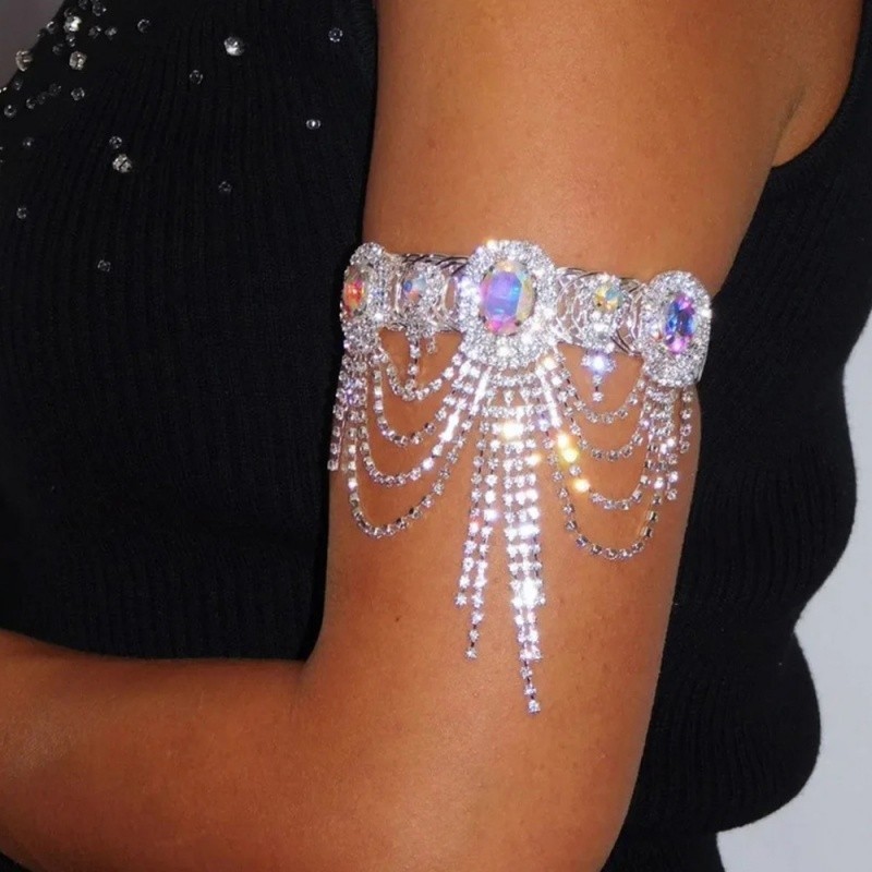 1 ชิ้น Rhinestone พู่แขนโซ่แฟชั่น niche สร้อยข้อมือ retro ยุโรปและอเมริกาเครื่องประดับส่วนบุคคล