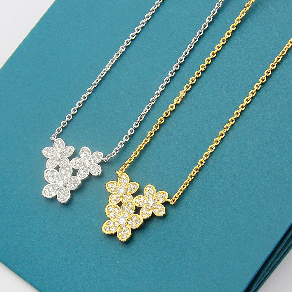 Yajin 3 สร้อยคอผู้หญิงเพชรเต็มดอกไม้ห้าใบ NO.03121022