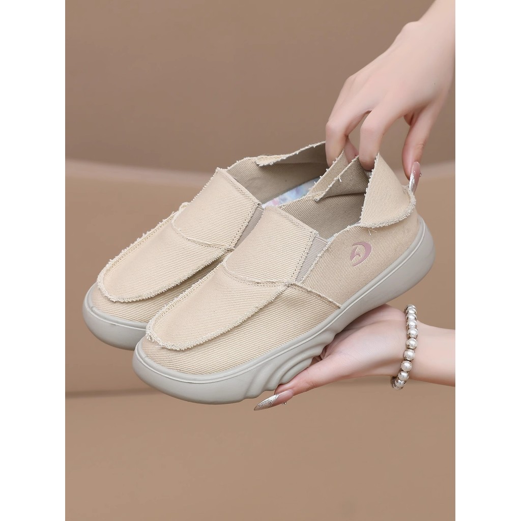 รองเท้าแตะครึ่ง One-Pedal Breathable ฤดูใบไม้ผลิฤดูร้อนสไตล์ใหม่น้ําหนักเบา 2025 รองเท้าผ้าใบพื้นนุ่มผู้หญิงรองเท้าลําลองเก่าปักกิ่งรองเท้าผ้า