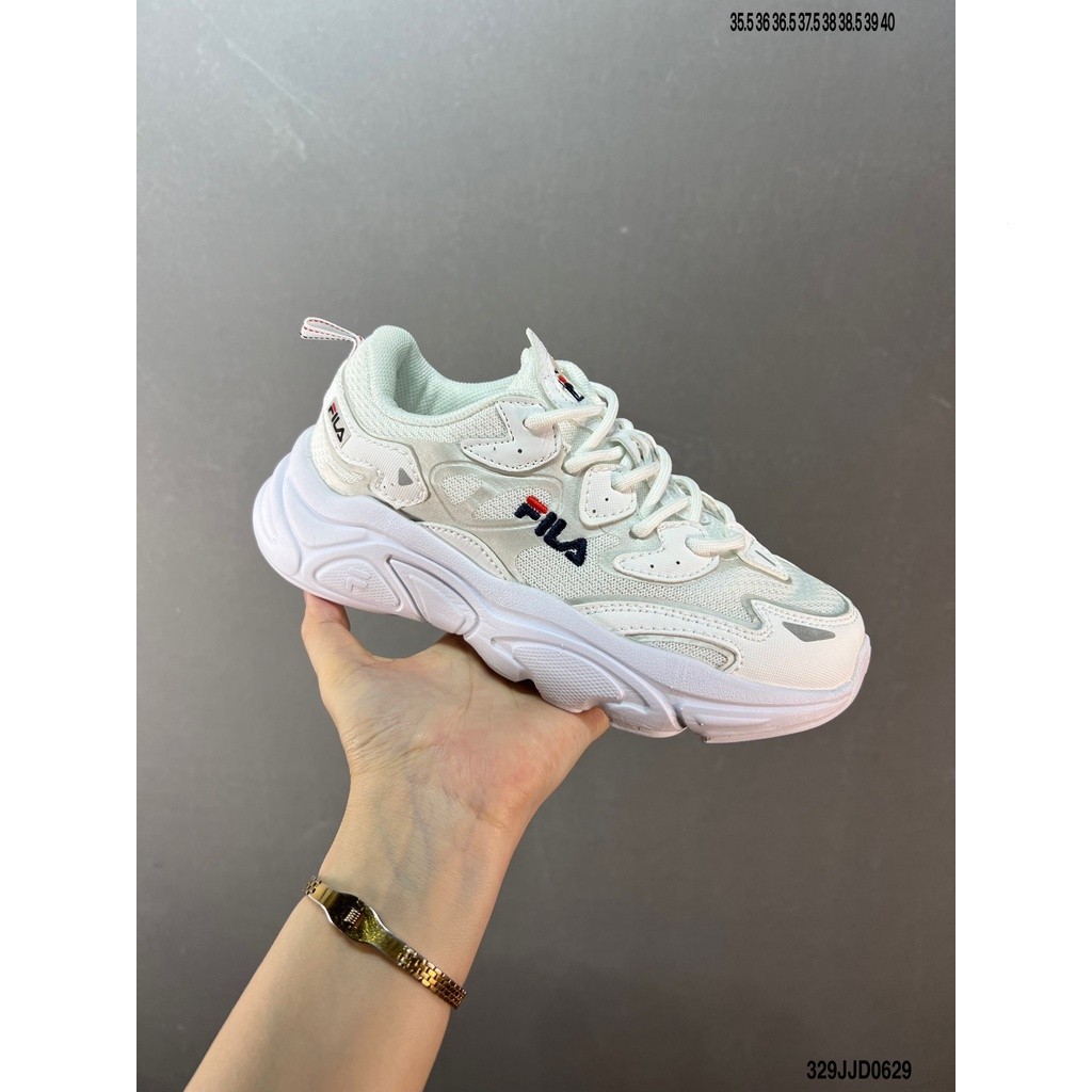 FILA ฟิลา ของแท้ฤดูใบไม้ผลิใหม่อินเตอร์ชั่นแนวโน้มเบาะสวมใส่สบายระบายอากาศที่เรียบง่ายสบายๆกีฬารองเท