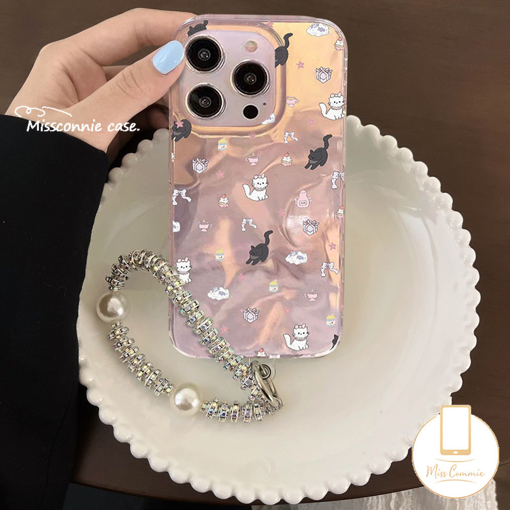 การ์ตูนน่ารักแมวหรูหราระลอกเลียนแบบlusterสําหรับiphone 15 13 11 14 12 Pro Max XR 7Plus X XS Max 8 7 15 14 Plus SE 2022 Creative Pearlyสร้อยข้อมือคู่ฝาครอบ