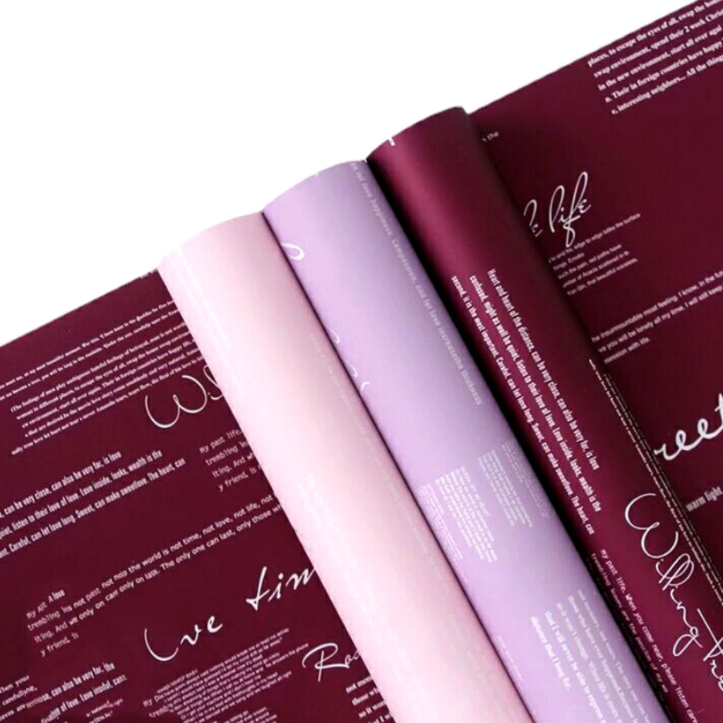 กระดาษฟลาวด์ลายตัวอักษร ขนาด 58x58 ซม. กระดาษห่อดอกไม้ กันน้ำ100% แผ่นพลาสติกห่อดอกไม้ อุปกรณ์จัดช่อดอกไม้ ดอกไม้ปลอม