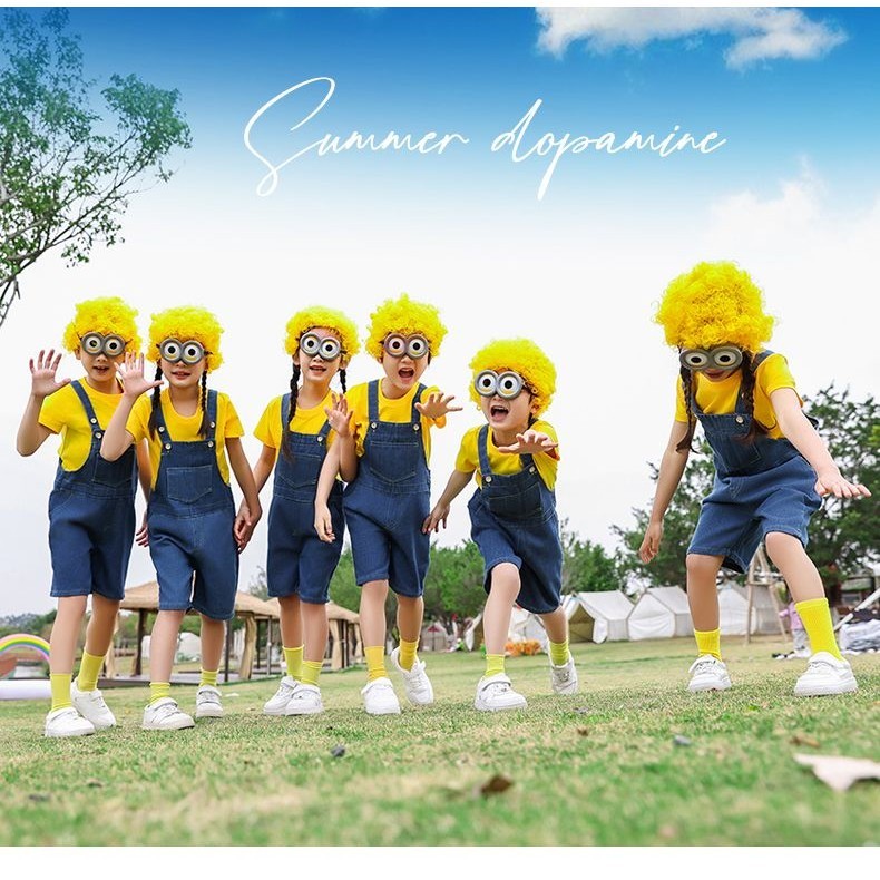 ชุดเด็ก ชุดคอสเพลย์มินเนี่ยนพร้อมเสื้อยืดสีเหลืองและกางเกงเอี๊ยมผ้ายีนส์ชุดลําลองทุกวันสําหรับเด็กชายและเด็กหญิง