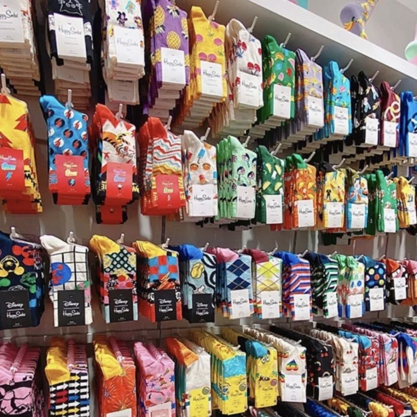 ถุงเท้าอินเทรนด์ของผู้หญิง Happy Socks ins Four Seasons Sweden สีการ์ตูนคู่หลอดยาวปานกลางถุงเท้าขาที่สวยงาม