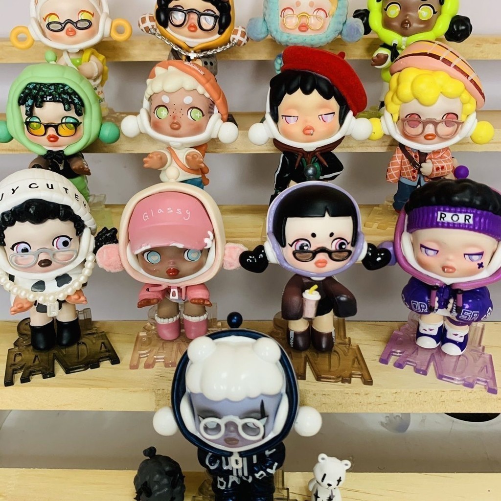 P POPMART Skullpanda Bear Meow Craze Series Mystery Box ยืนยันรุ่นสีม่วง Cool รูปน่ารักของเล่นเครื่องประดับ POPMART 8GTN