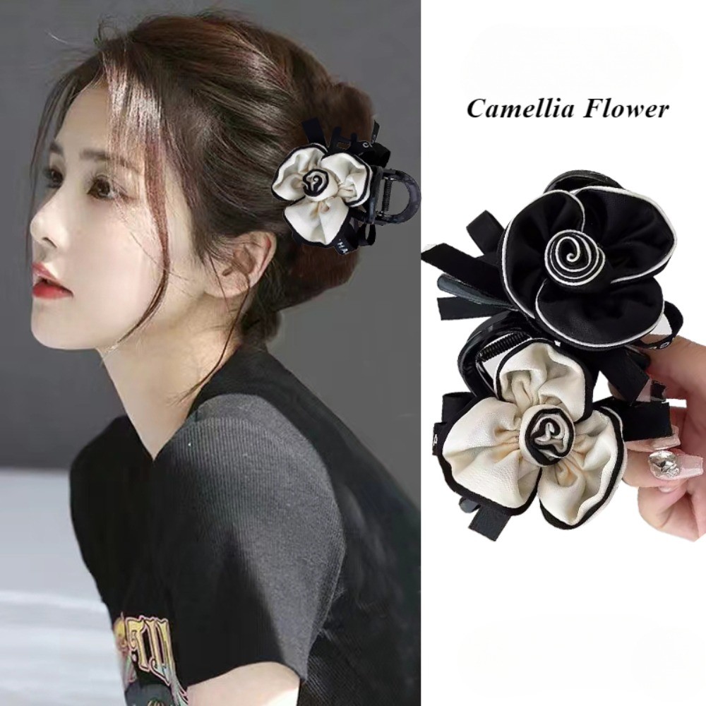 กิ๊บติดผม Camellia สีดําและสีขาววินเทจหรูหราชุดของขวัญที่สมบูรณ์แบบสําหรับคอลเลกชัน Pins ผมมีสไตล์ของเธอ
