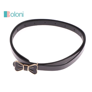 [Boloni] โบว์หัวเข็มขัดสุภาพสตรีสิทธิบัตรหนังชุด Rhinestones ตกแต่งเข็มขัดบางขนาดเล็กสําหรับผู้หญิงออกแบบใหม่
