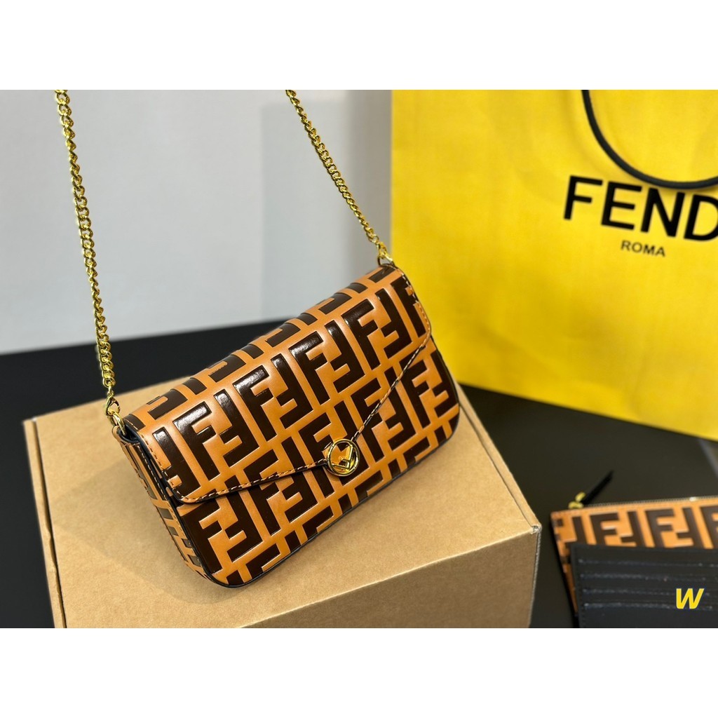 Fendi กระเป๋าสะพายสไตล์เกาหลีกระเป๋าสะพายผู้ชายและผู้หญิงกระเป๋าโท้ทกระเป๋าถือผู้หญิงระดับไฮเอนด์หรู