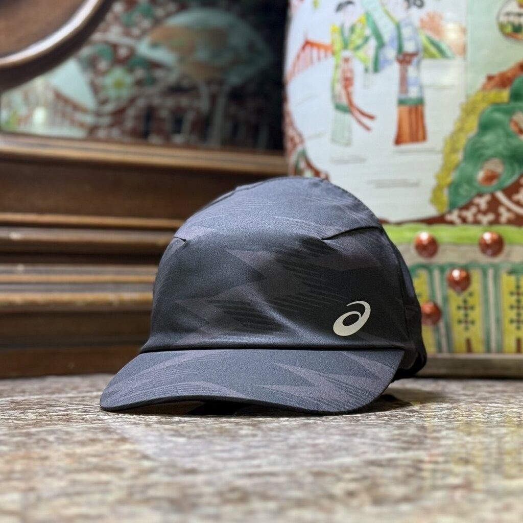 หมวกวิ่ง ASICS Graphic Woven Running Cap ‘BLACK’ (M,L)