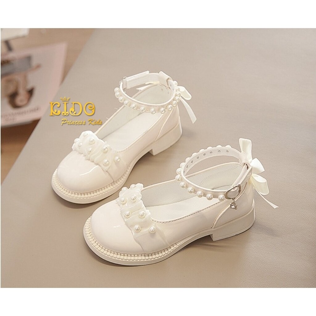 Tรองเท้าเด็ก(หน้าร้านอยู่รัชดา ลองได้)H168 สีขาวคัทชู รัดข้อเท้าแต่งมุก สวยหรู