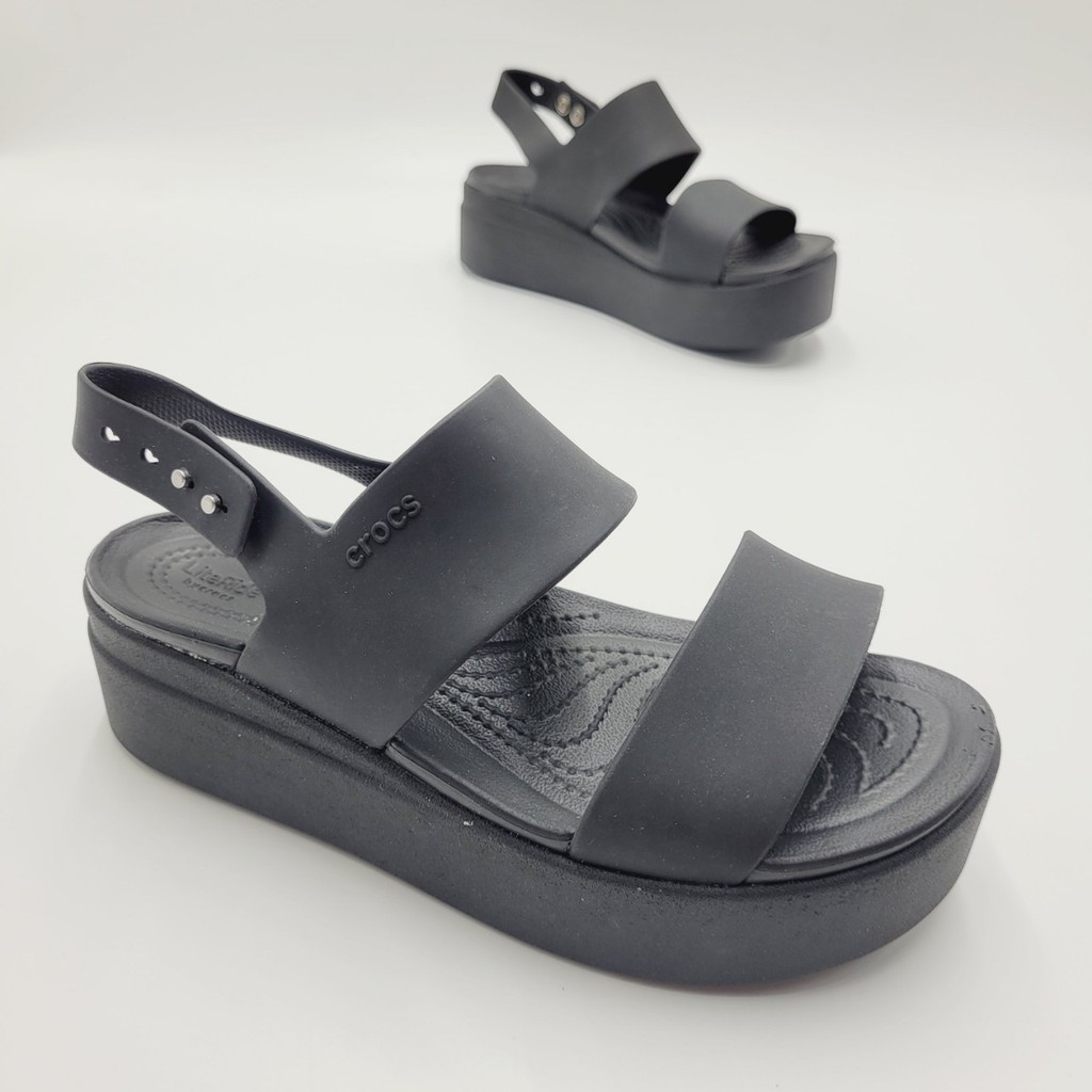 พร้อมส่ง !!! รองเท้าลำลองแฟชั่น สไตล์ Crocs Brooklyn Low Wedge (Unisex)