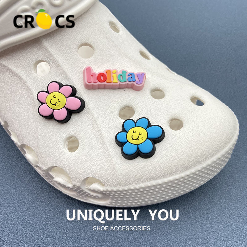 ใหม่ crocs ดอกไม้ขนาดเล็ก Series Hole รองเท้าดอกไม้รองเท้าหัวเข็มขัด Carlo Chi อุปกรณ์ตกแต่งที่ถอดออกได้ DIY ตกแต่งรองเท้า