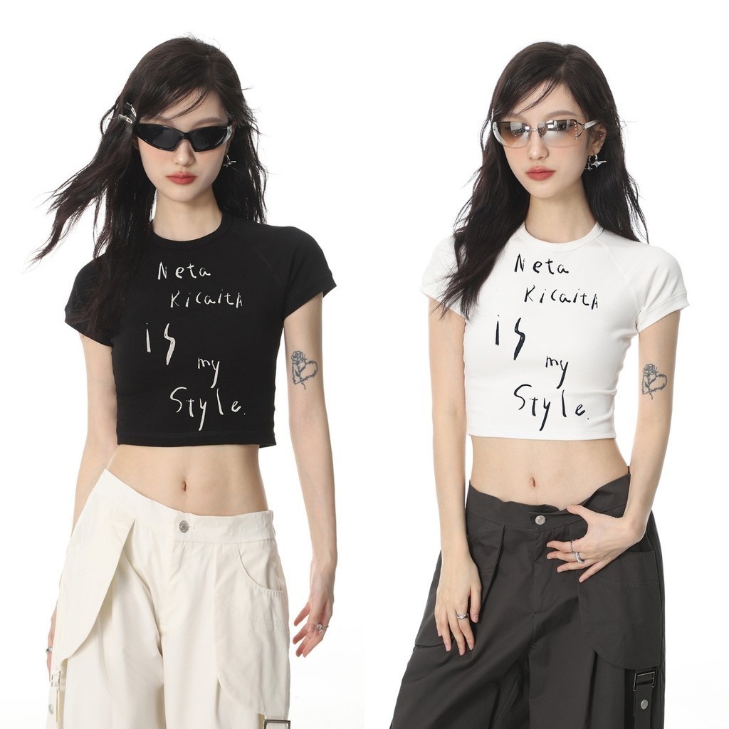 Hotgirl พร้อมส่ง เสื้อครอป เสื้อรัดรูปผู้หญิง ผ้ายืดแฟชั่น แขนสั้นครอป คอกลม น่ารักย้อนยุค แขนสั้นพิมพ์ลายตัวอักษร สไตล์เกาหลี