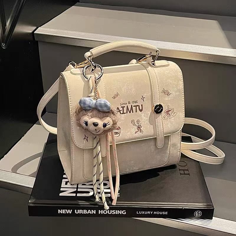 กระเป๋าหญิงสไตล์ใหม่อินเทรนด์พร็อพทุกการแข่งขันแฟชั่นที่เรียบง่ายซอกออกแบบกระโหลกสไตล์กระเป๋าเป้สะพายหลัง