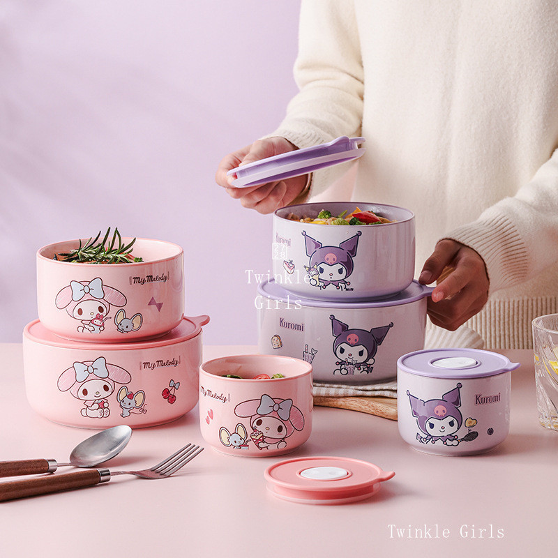 ชุดกล่องอาหารกลางวันเซรามิก Kuromi My Melody กล่องข้าว ของแท้ ป้องกันการรั่วซึม กล่องเบนโตะปิดผนึกพร้อมฝาปิด ความจุขนาดใหญ่ กล่องเก็บอาหารสดสำหรับนักเรียนและพนักงานออฟฟิศ ของขวัญสำหร