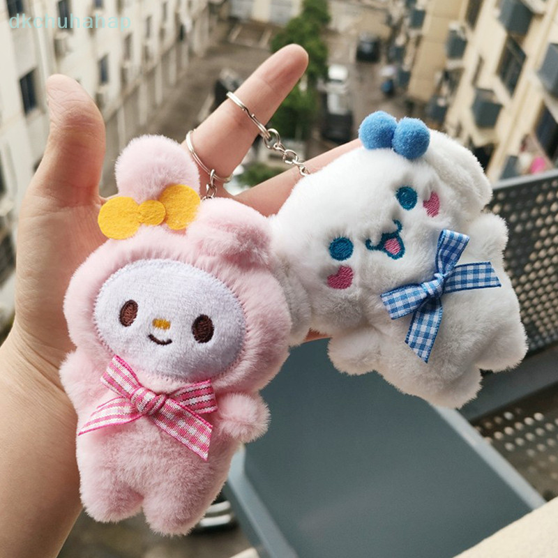 [DKC] Kawaii ตุ๊กตาตุ๊กตาของเล่นน่ารักการ์ตูน Hello Kitty Kuromi My Melody Cinnamoroll Plushie พวงกุญแจกระเป๋าจี้ตกแต่งของขวัญ