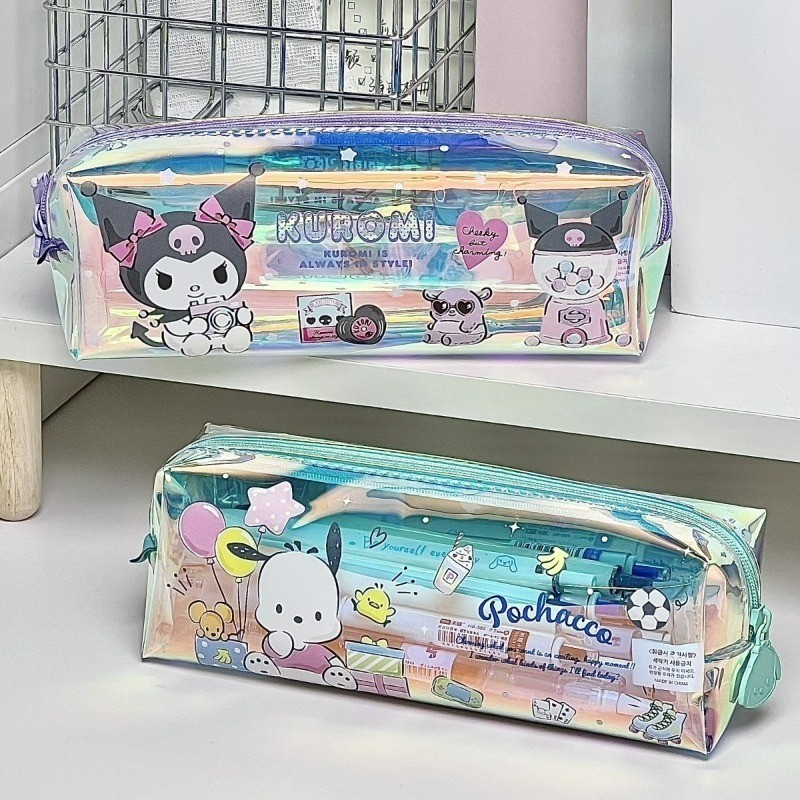 SANRIO สไตล์ใหม่โฮโลแกรมใสน่ารัก ซานริโอ กล่องดินสอนักเรียนกล่องดินสอความจุขนาดใหญ่เครื่องเขียนสํานักงานอุปกรณ์การเรียน