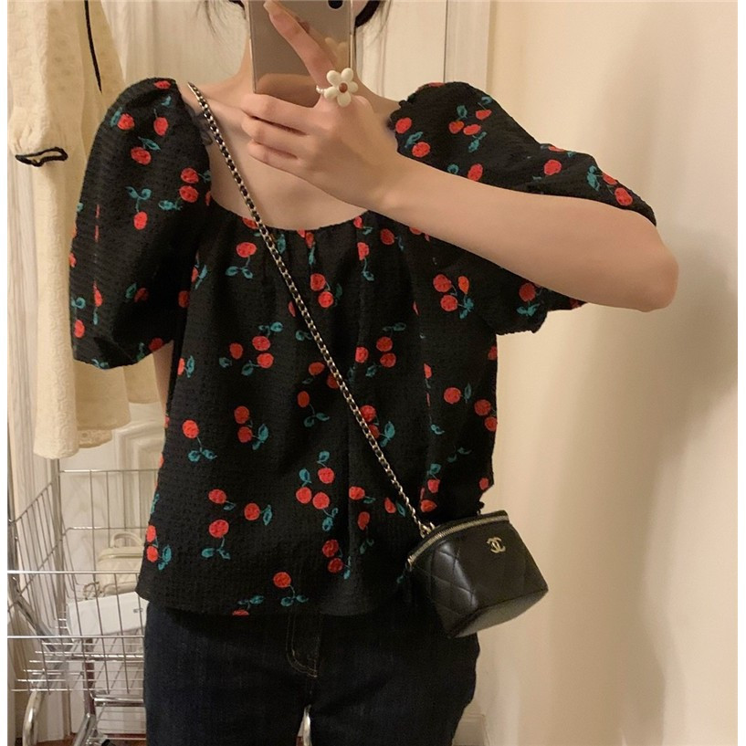 ดงแดมุนเกาหลี ฤดูใบไม้ผลิใหม่ เสื้อแขนสั้นคอเหลี่ยมลายเชอร์รี่สำหรับผู้หญิง เสื้อฟลอรัล สไตล์ทันสมัย