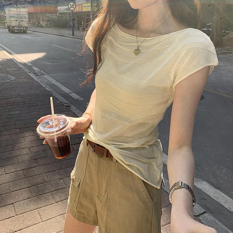 Dahong ผ้าสลาฟยืดคอกลม ผ้าใส่สบาย สวยสุด ใส่ง่าย ฤดูร้อนนี้ห้ามพลาด ผ้ายืดเข้ารูปตามตัว แขนเตอ  สายฝอ ผ้านิ่ม C161