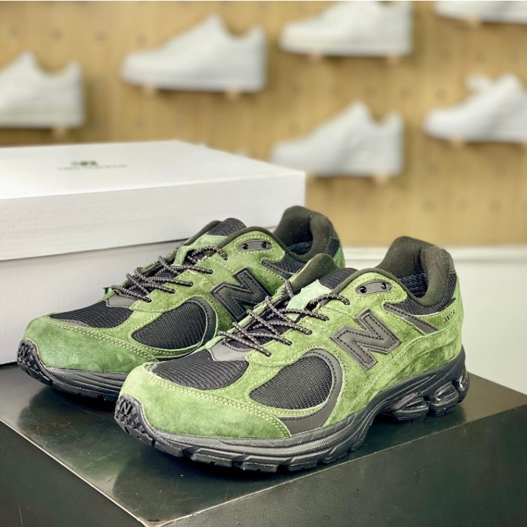 2002r GORE-TEX "Olive" รองเท้าผ้าใบ รองเท้าวิ่ง สีเขียว สําหรับผู้ชาย ผู้หญิง M2002RXY GIAX