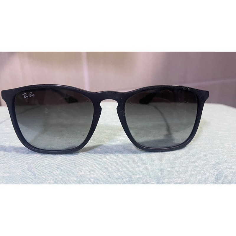 แว ่ นกันแดดมือสอง RayBan RB4187 เลนส ์ สีดําใส