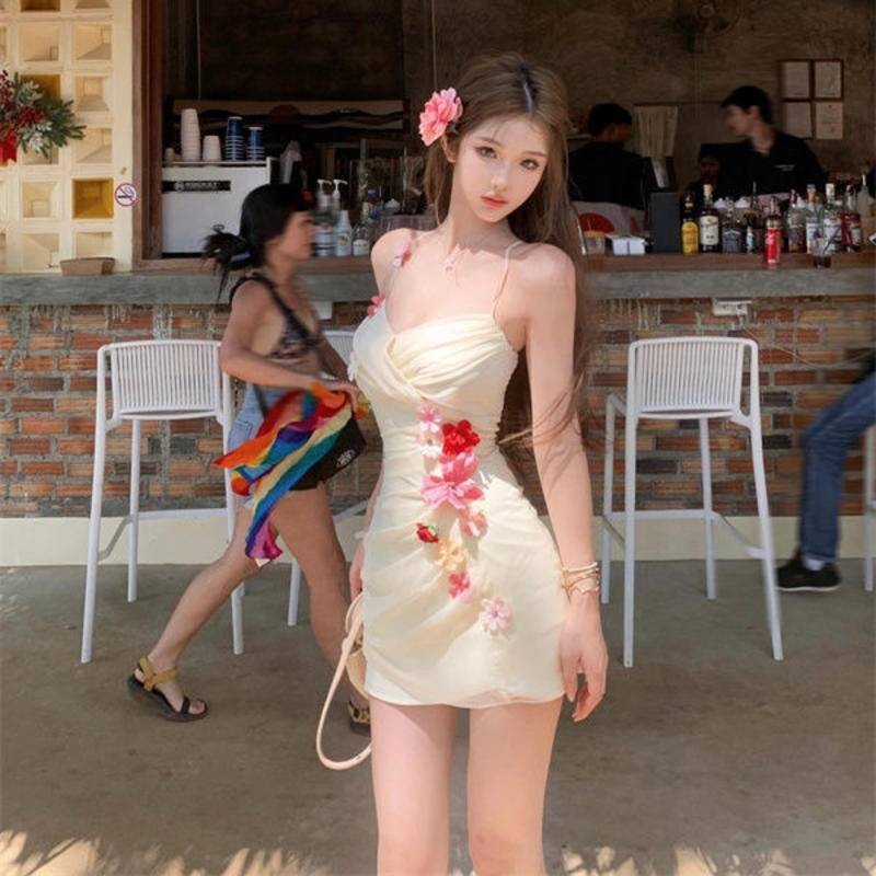 Xyzkuli Pure Desire สไตล์สาวร้อนกระโปรงสั้นผู้หญิงฤดูร้อนเอวแคบ Slimmer ดูการออกแบบวันหยุดสไตล์ดอกไม้หวานชุดสลิงผู้หญิง