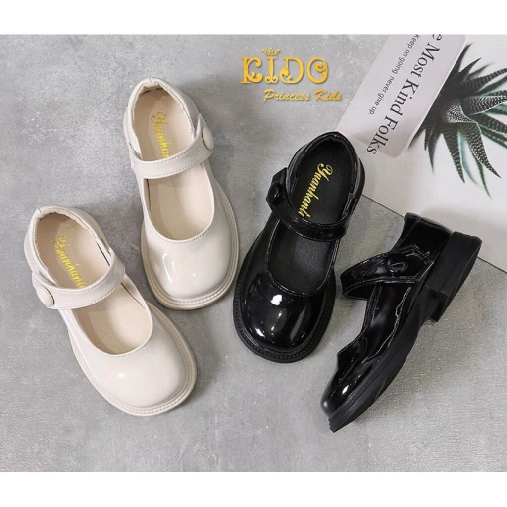 Tsรองเท้าเด็ก(หน้าร้านอยู่รัชดา ลองได้)H183 สีครีม ดำ คาดกระดุม สวยสุดเก๋