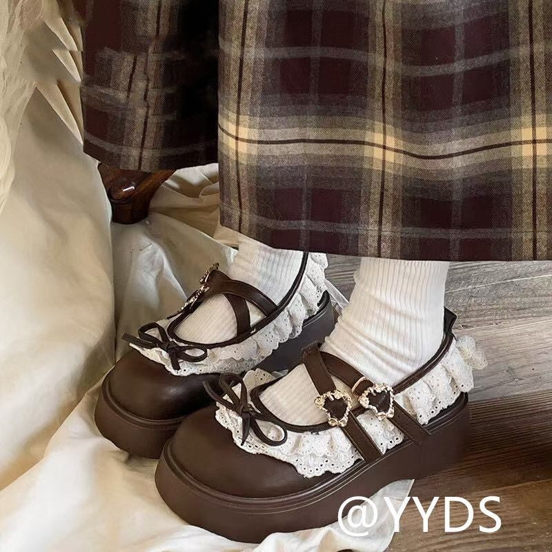 รองเท้าแมรี่เจนฝรั่งเศส, รองเท้าหนังพื้นหนาโลลิต้า