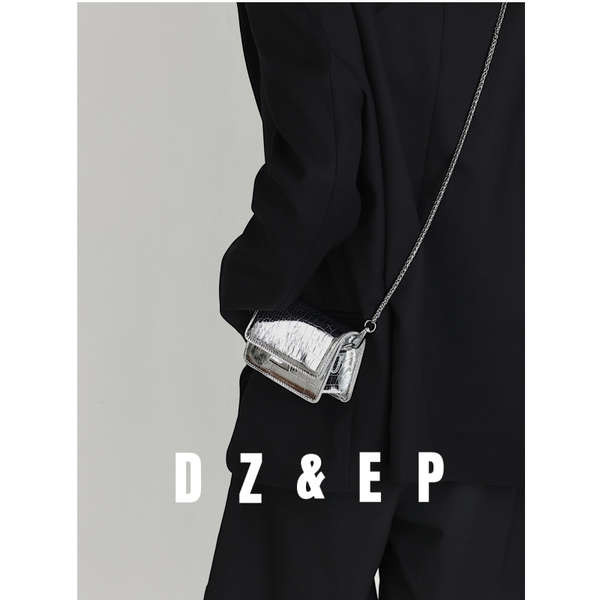 กระเป๋า lyn กระเป๋าสาน Super Hot Small Bag Women 2024 สไตล์ใหม่ฤดูใบไม้ร่วงฤดูหนาวประณีต All-Match U