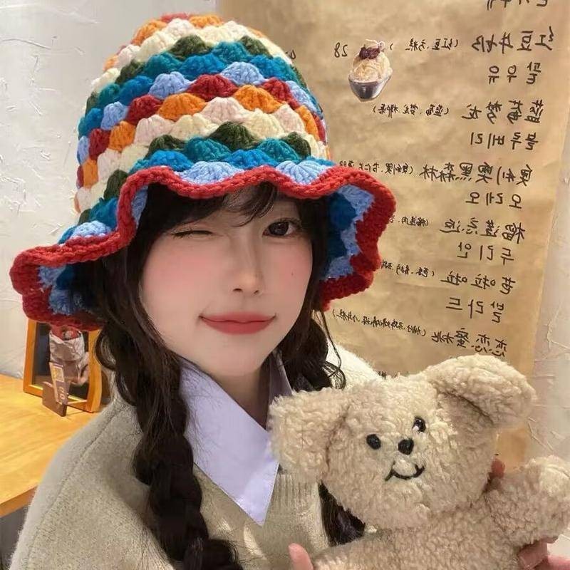 ญี่ปุ่นถุงไปรษณีย์วินเทจที่มีสีสันพิมพ์ผู้หญิงถักหม้อหมวกฤดูใบไม้ร่วงและฤดูหนาวหมวกไหมพรมป้องกันความหนาวเย็นอบอุ่นผู้หญิงฮิปฮอปถักหมวกปิดหูหมวกป้องกันความหนาวเย็น