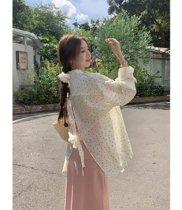 PKB099 เสื้อเชิ้ตผ้าชีฟอง แบบบางแหวกหลังพิมพ์ลายจุดสีขาว FreeSize อก44 แฟชั่นฤดูร้อนผู้หญิง คอปกแขยา