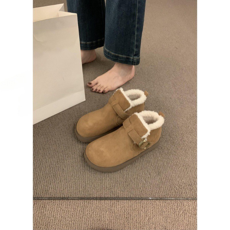 ผมตรงจากโรงงาน duoya ~ [พร้อมสต็อก] รองเท้าบูทลุยหิมะสำหรับผู้หญิงรองเท้า Birkenstock พื้นหนาแบบสบายๆและกำมะหยี่2024รองเท้าผ้าฝ้ายสองตัวที่อบอุ่นจัดส่งฟรี