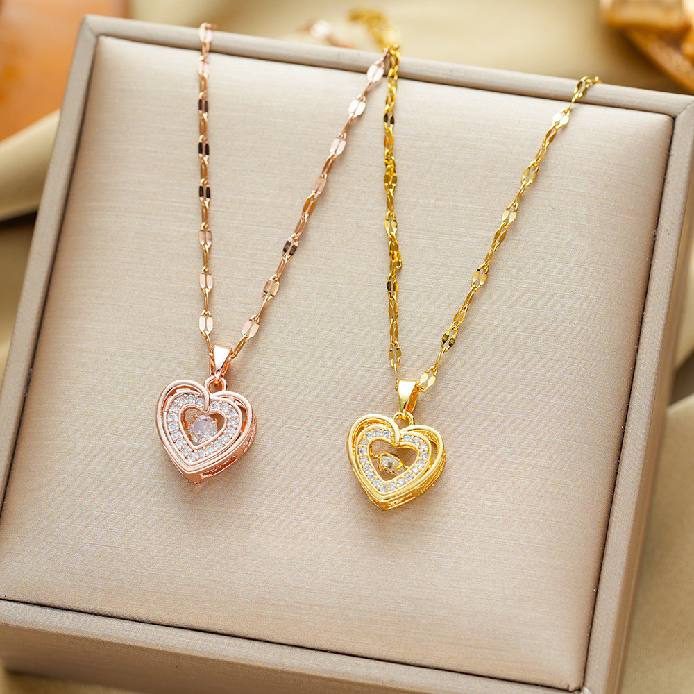 สร้อยคอเหล็กไทเทเนียม Heart-to-Heart สำหรับผู้หญิง สไตล์ Clavicle Chain ดีไซน์เรียบหรู ไม่ซ้ำใคร และสวมใส่ได้ตลอดกาล
